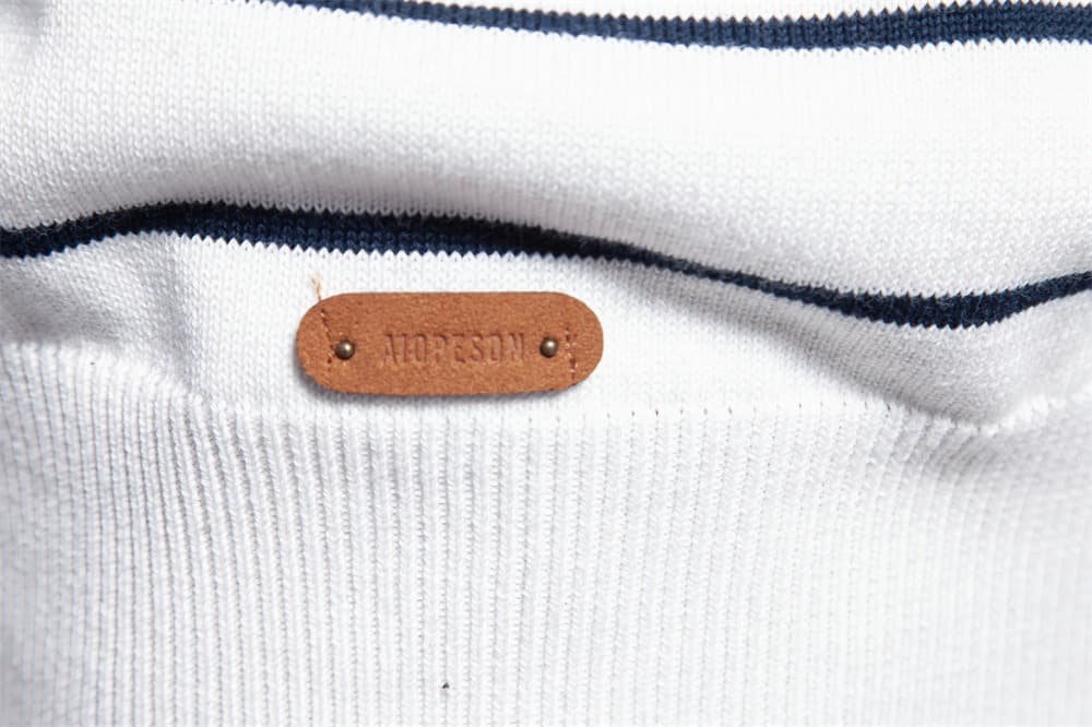 Men’s Textured Crew Neck Pullover Sweater